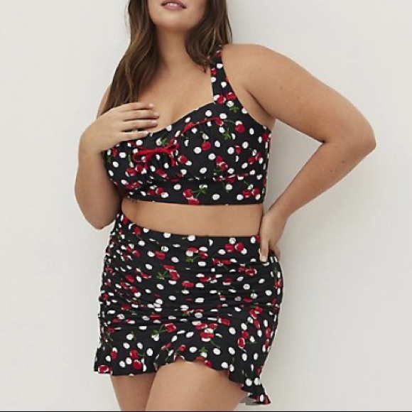 TORRID NWT RETRO CHIC BIKINI TOP & BOTTOMS - CHERRIES PRINT - Picture 3 of 9